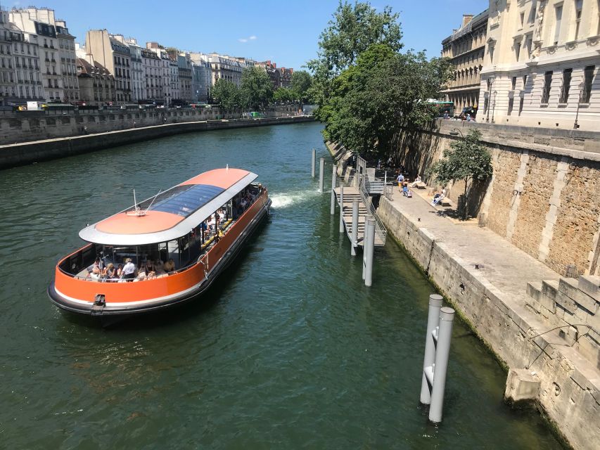 Paris: Seine River Panoramic Cruise - Seating and Capacity Information