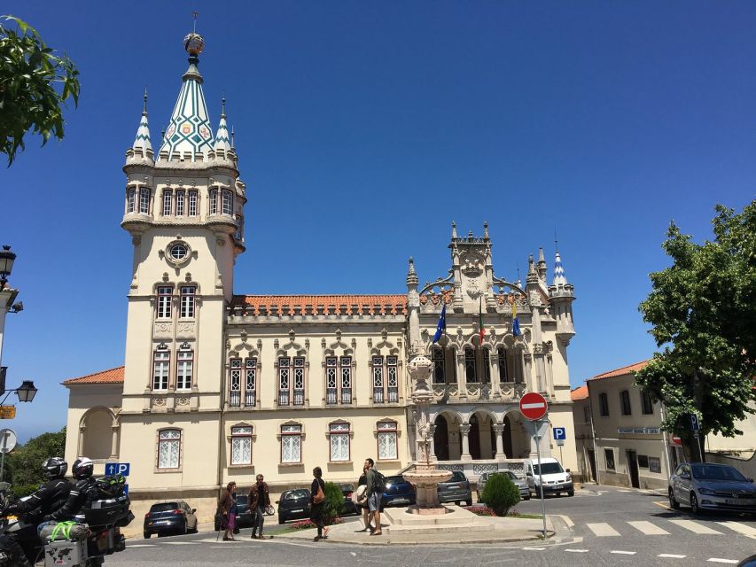 Sintra: -Sintra Sightseeing Tour With Tuk Tuk (1hr) - Guided Small-Group Experience