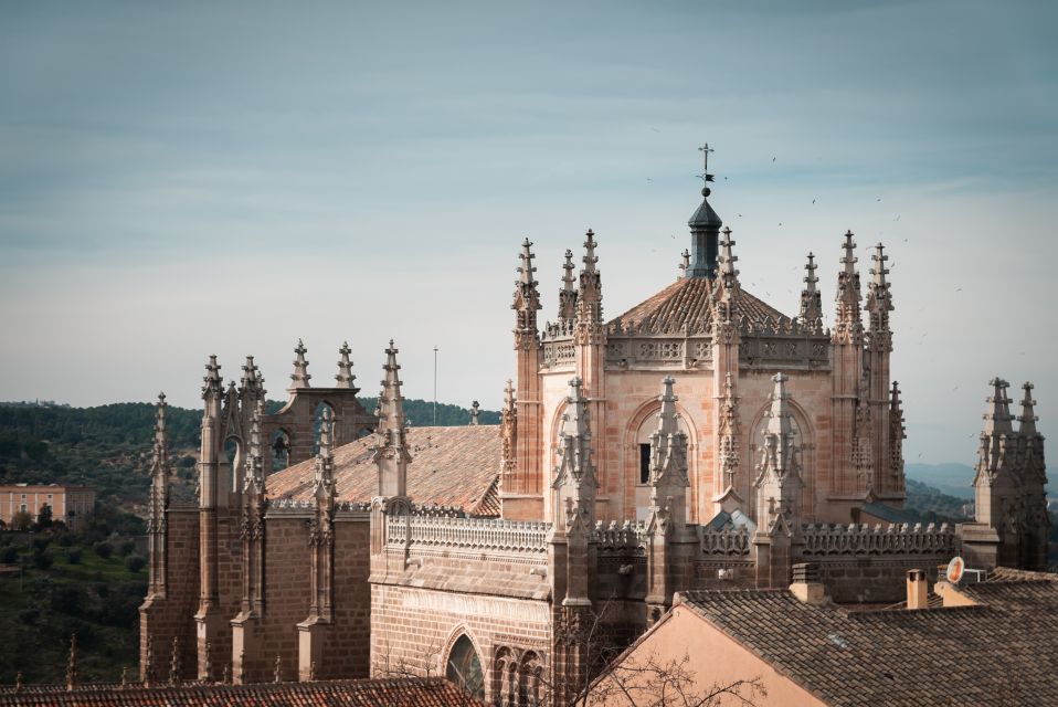 Toledo: Guided Monument Walking Tour With Wristband Pass - Things To Known