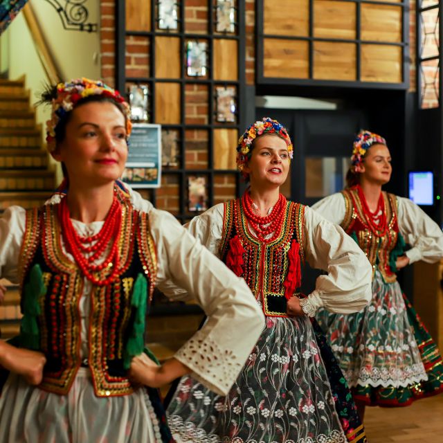 Krakow : Folk Show Dinner Drinking and Fun ! Book Now! - Frequently Asked Questions