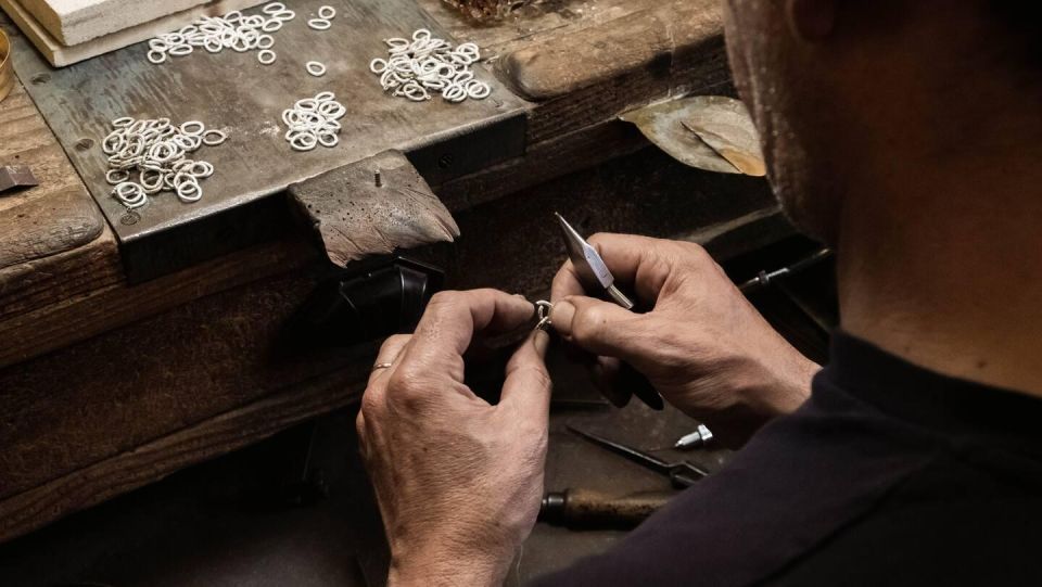 Porto: Tour to the World of Silver in a Century-Old Workshop - Frequently Asked Questions