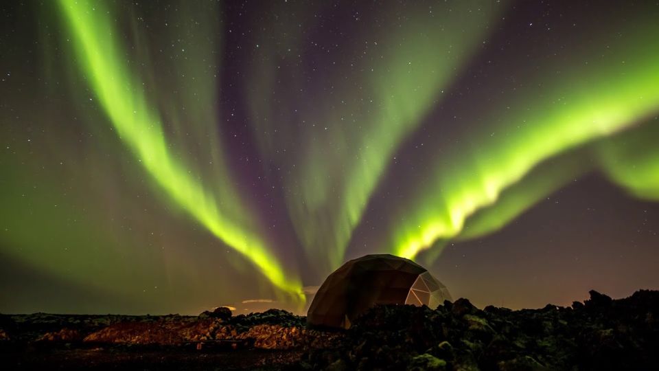 Aurora Basecamp: Northern Lights Nighttime Observation Tour - Key Points