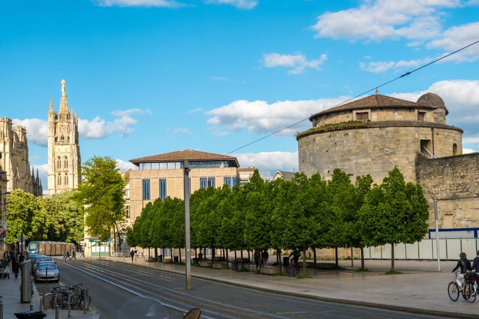 Bordeaux's Iconic Landmarks: A Private Bike Tour - Key Points