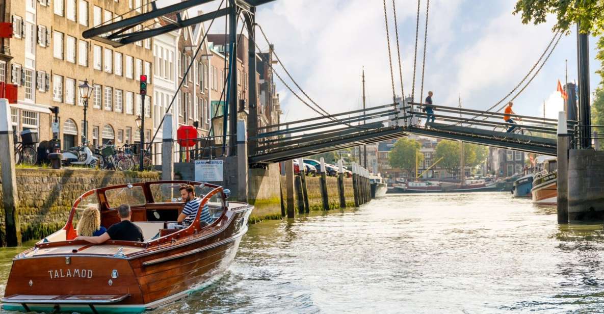 Dordrecht: City Walking Tour With Boat Ride - Key Points