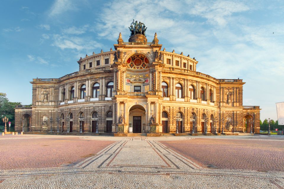 Dresden: Old Town Scavenger Hunt for Children - Key Points