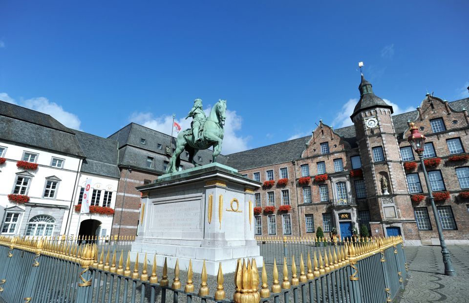 Düsseldorf: Old Town Guided Tour - Key Points