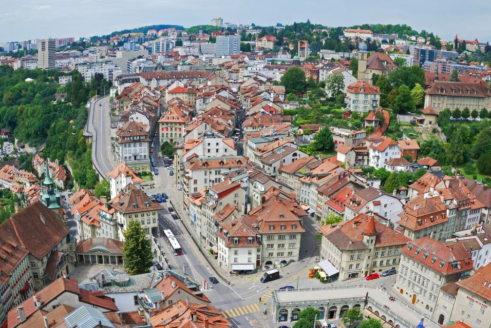 Fribourg - Old Town Historic Guided Tour - Key Points