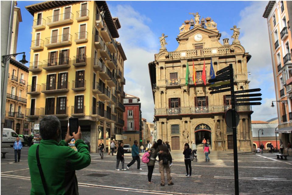 From San Sebastian: Pamplona City Tour - Key Points