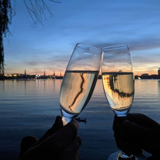 Hamburg: Private Sunset Van Tour With Welcome Drink - Key Points