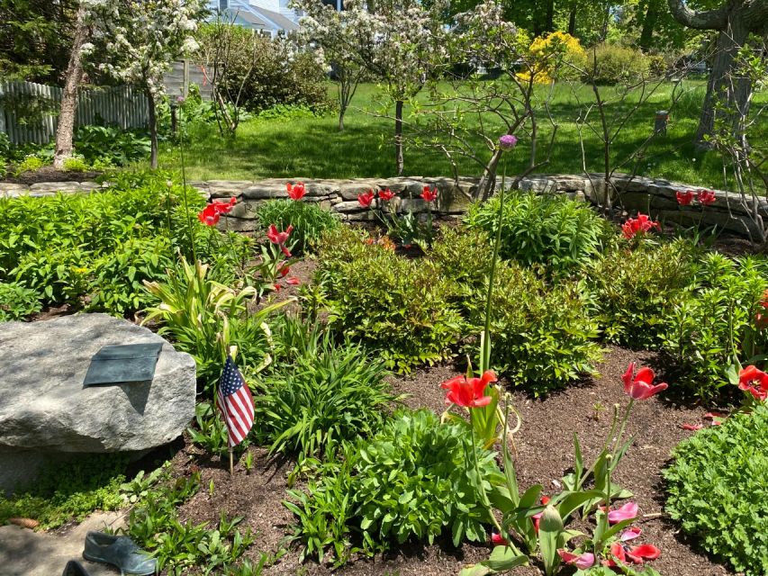 Kennebunkport: A Garden Stroll - Key Points