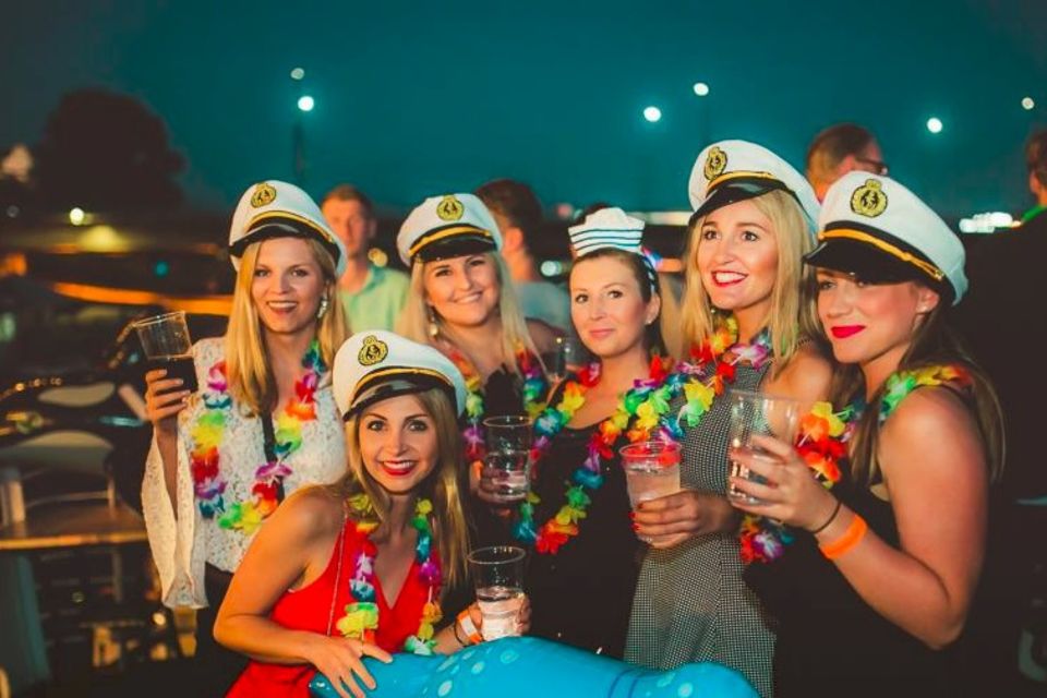 Krakow: Boat Party With Unlimited Drinks - Key Points