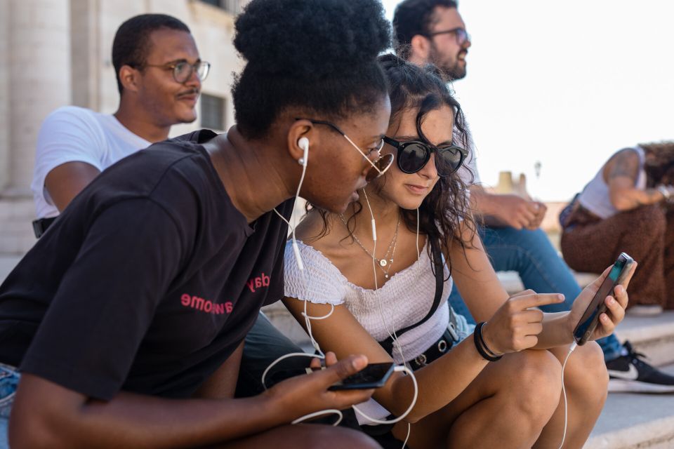 Lisbon: Old Alfama Quarter Walking Tour - Key Points