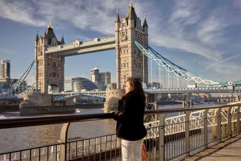 London: Private 30 Minute Photo Shoot At Tower Bridge Key Points