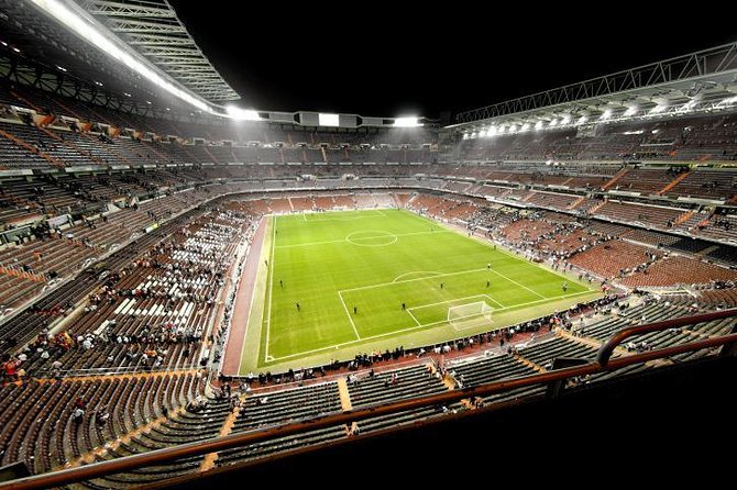 Madrid Highlights Tour With Santiago Bernabeu Stadium Entrance - Key Points