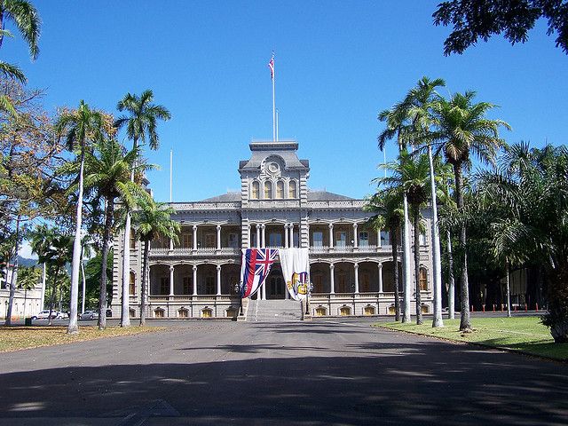 Oahu: USS Missouri, Arizona, & Punchbowl Cemetery Tour - Key Points