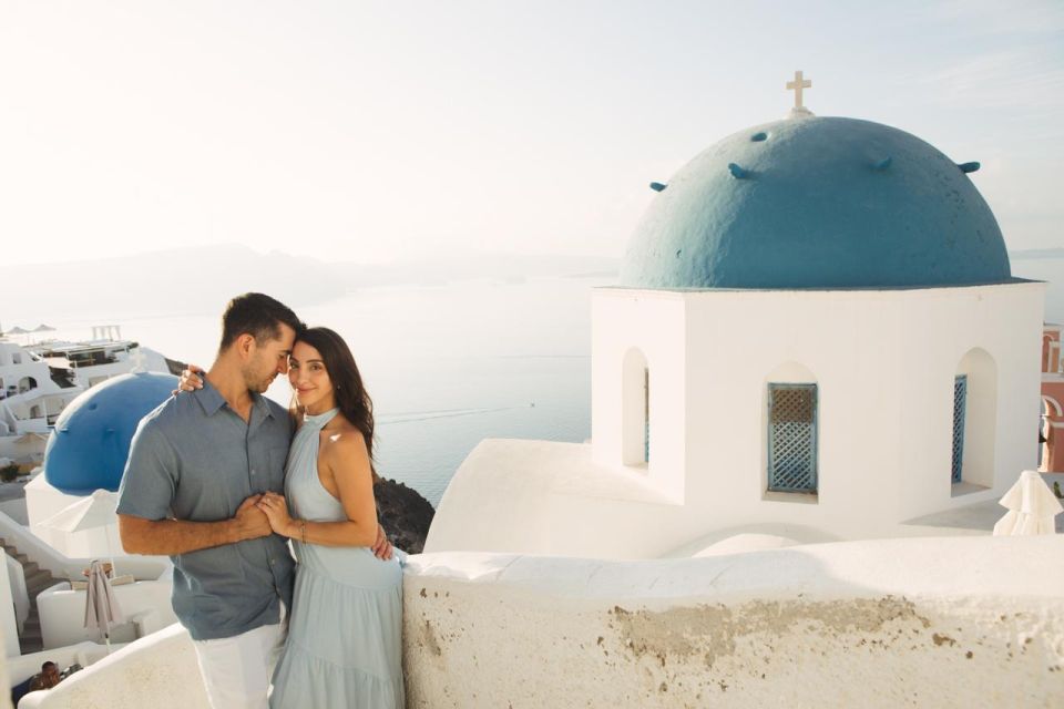 Oia: 30-Minute Photo Session for Couples or Solo Travelers - Key Points