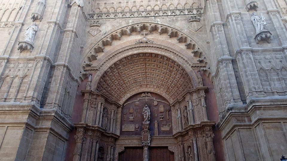 Palma De Mallorca Private Guided Walking Tour - Key Points