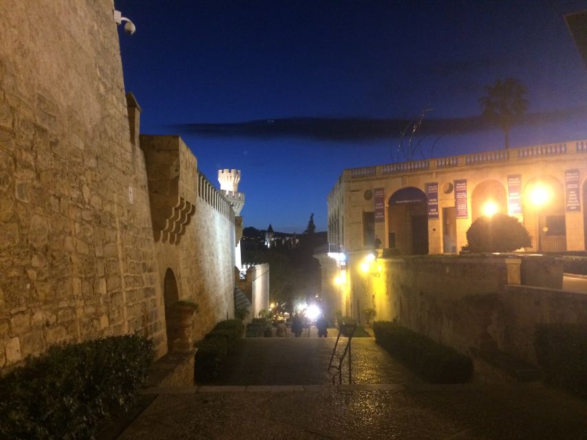 Palma Old Town Sunset Tour and Food Tastings - Key Points