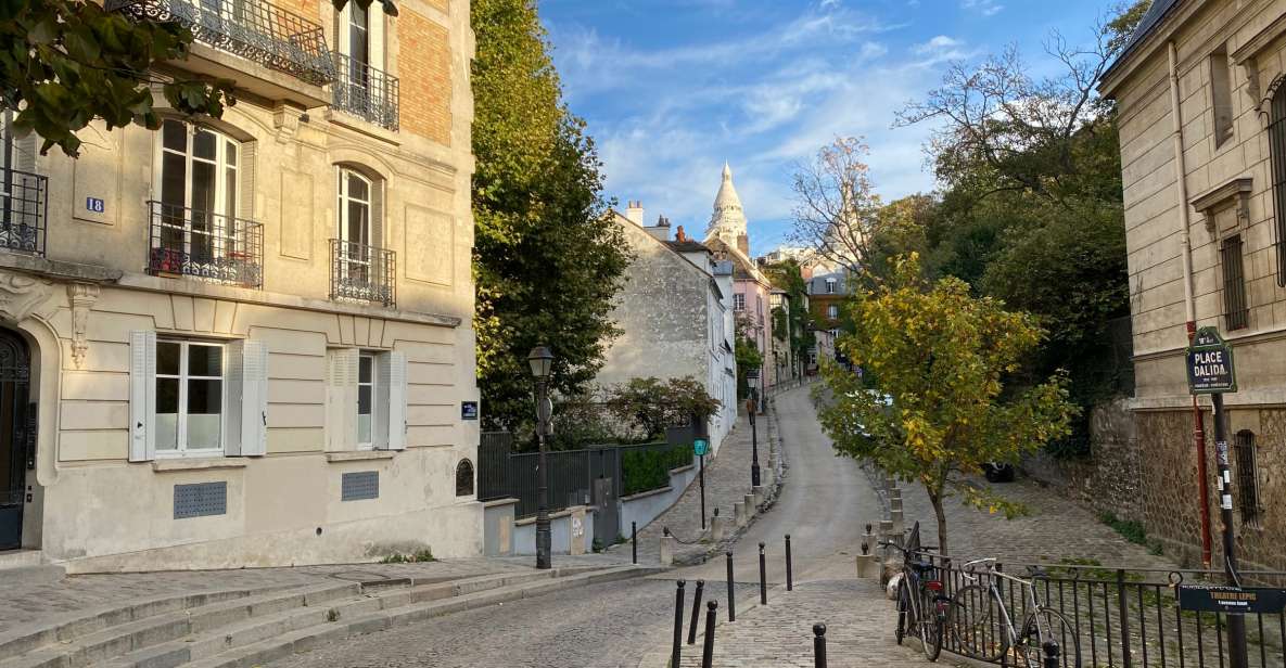 Paris: Secret Montmartre Smartphone Audio Walking Tour - Key Points