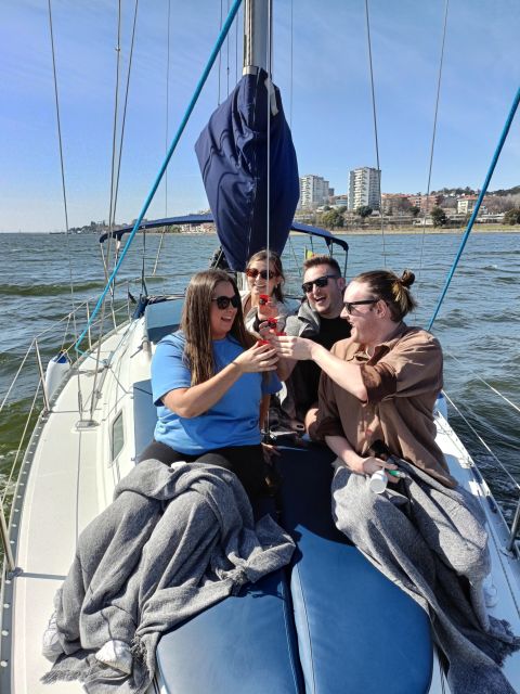 Porto: Exclusive Party Aboard a Charming Sailboat With Drinks - Key Points