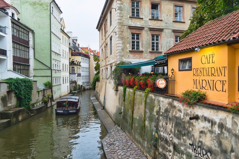 Prague: 1.5-Hour River Boat Cruise and Guided Tour - Key Points