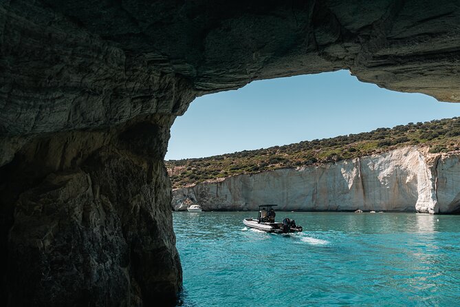 Private Speedboat Tour: Kleftiko- Sarakiniko- Sykia Cave - Key Points