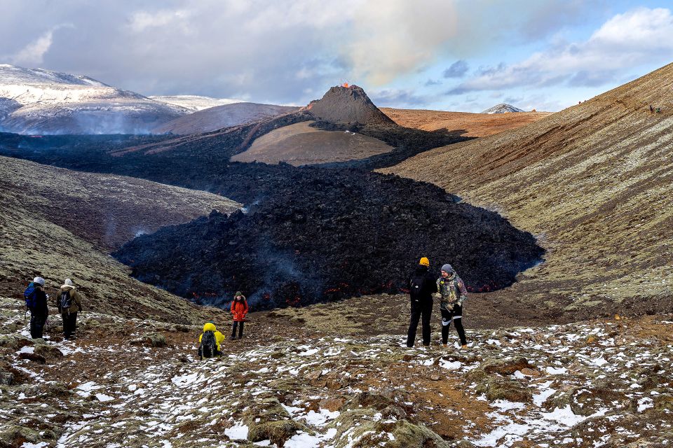 Reykjavik: Geldingadalir Volcano Hike and Blue Lagoon Visit - Key Points