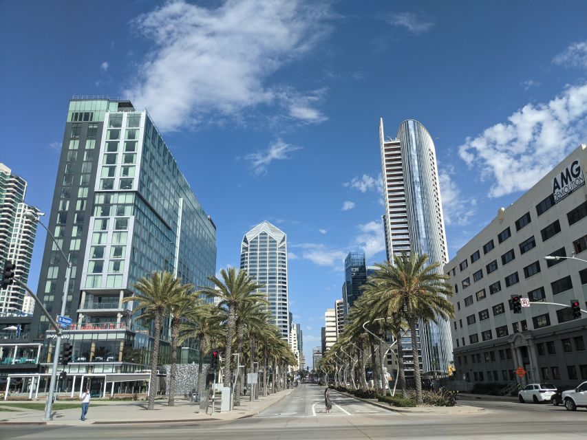 San Diego: Scavenger Hunt Walking Tour by Smartphone - Key Points