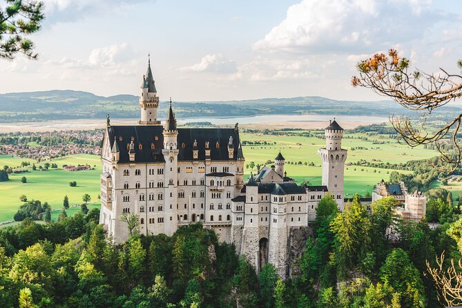 Skip the Line Neuschwanstein Castle Tour From Hohenschwangau - Key Points