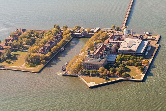 Statue of Liberty & Elis Island Guided Tour With Ferry - Key Points