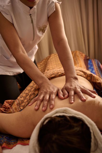 Traditional Thai Massage With Essential Oils - Key Points