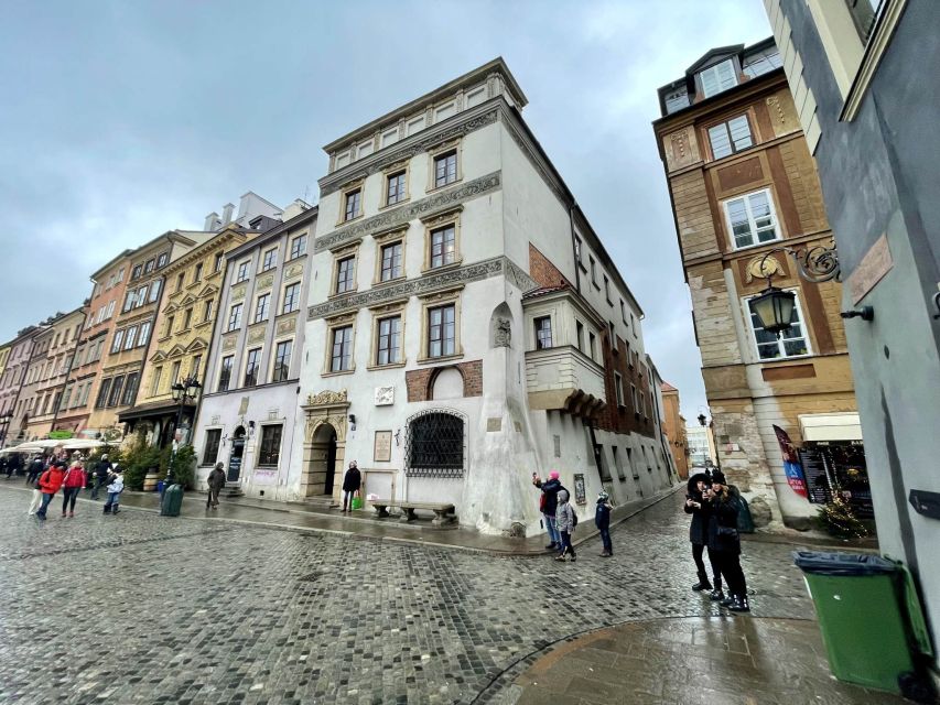 Warsaw: Old Town Self-Guided Smartphone Audio Tour - Key Points