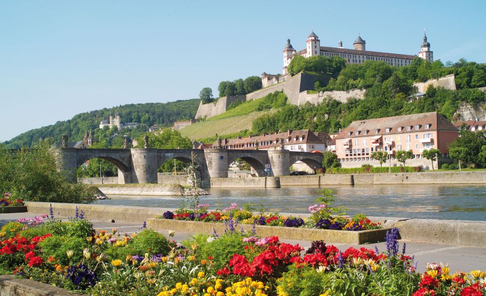 Würzburg: Guided Walking Tour With Franconian Wine - Key Points