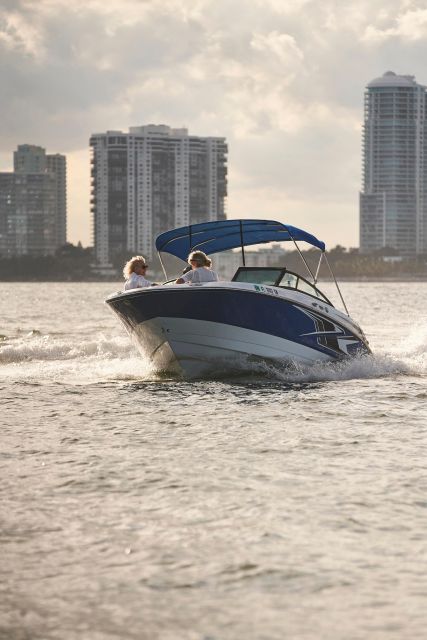 1 Hour Miami Private Boat Ride With Champagne and Captain - Experience Overview