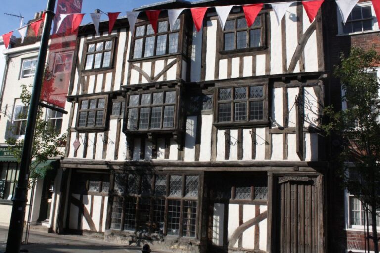 Canterbury: Quirky Self Guided Smartphone Heritage Walks Canterburys Captivating Landmarks