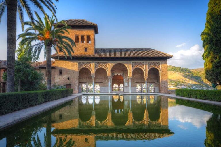 From Malaga: Alhambra And Royal Chapel With Entry Tickets Tour Overview