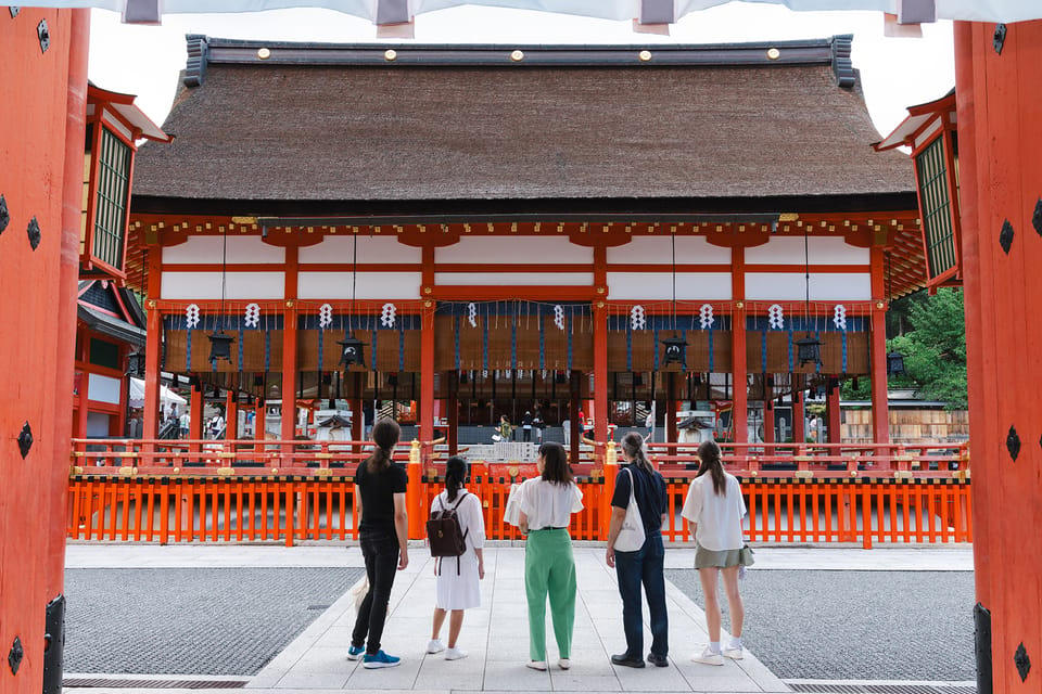 Fushimi Inari Taisha Shrine: Guided Walking Tour With Guide - Tour Overview