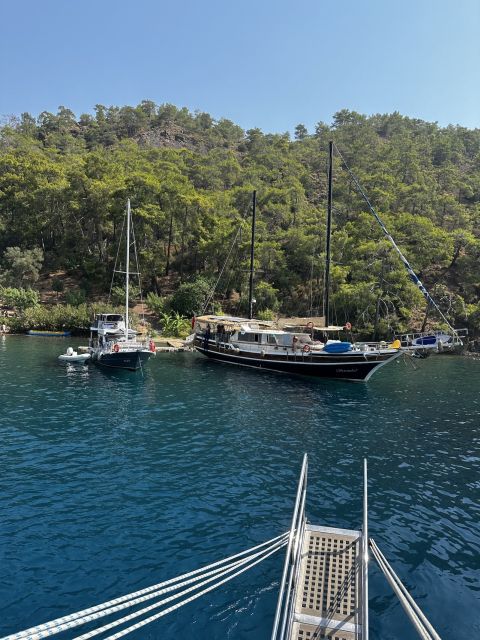 Gocek: Yacht Trip and 12 Island Full-Day Tour With Lunch - Overview of the Yacht Trip