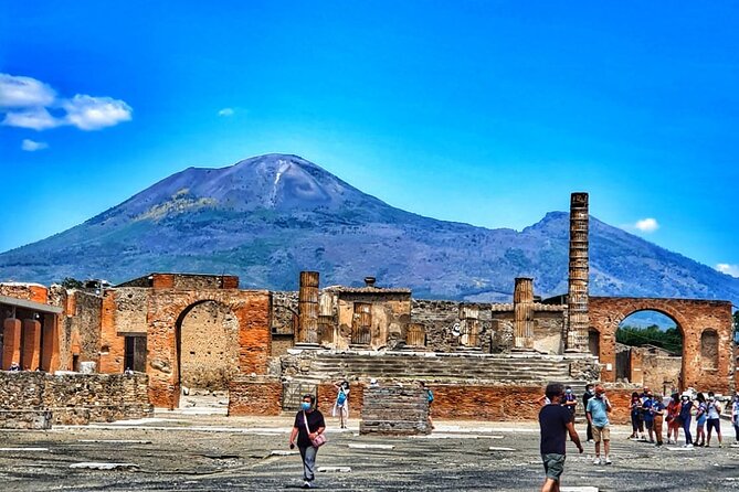 Guided Tour of Pompeii & Vesuvius With Lunch and Entrance Fees Included - Overview of the Tour