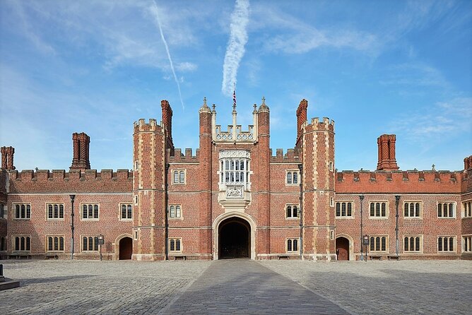 Hampton Court Palace Private Tour - Meeting and Pickup