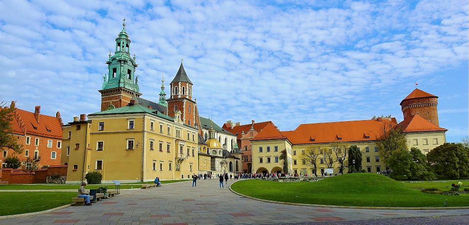 Krakow: Skip-the-Line Wawel Castle & Old Town Guided Tour - Tour Overview and Pricing