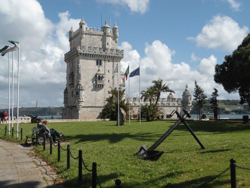 Lisbon: Full-Day Private and Guided City Tour - Exploring S?? Cathedral