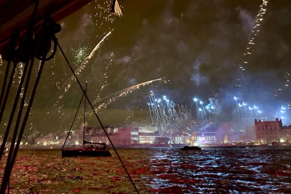 Lisbon: New Year'S Eve Firework Sailing Tour With Champagne - Event Details