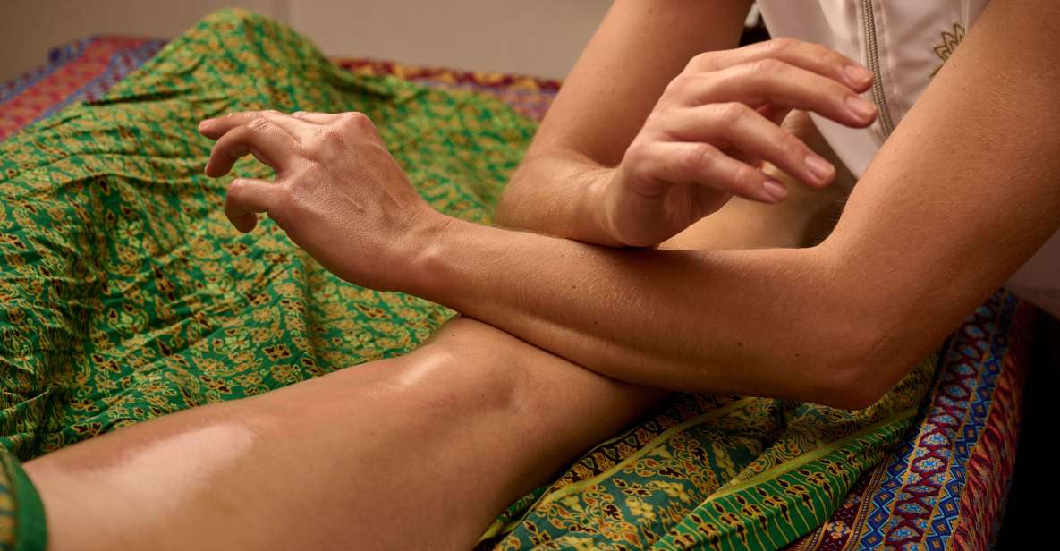 Lomi Lomi Massage - Overview of Lomi Lomi Massage