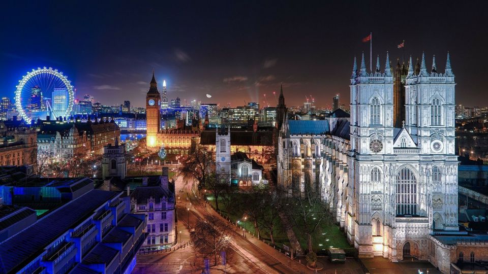 London: Christmas Lights by Night Open-Top Bus Tour - Panoramic Views of London at Night