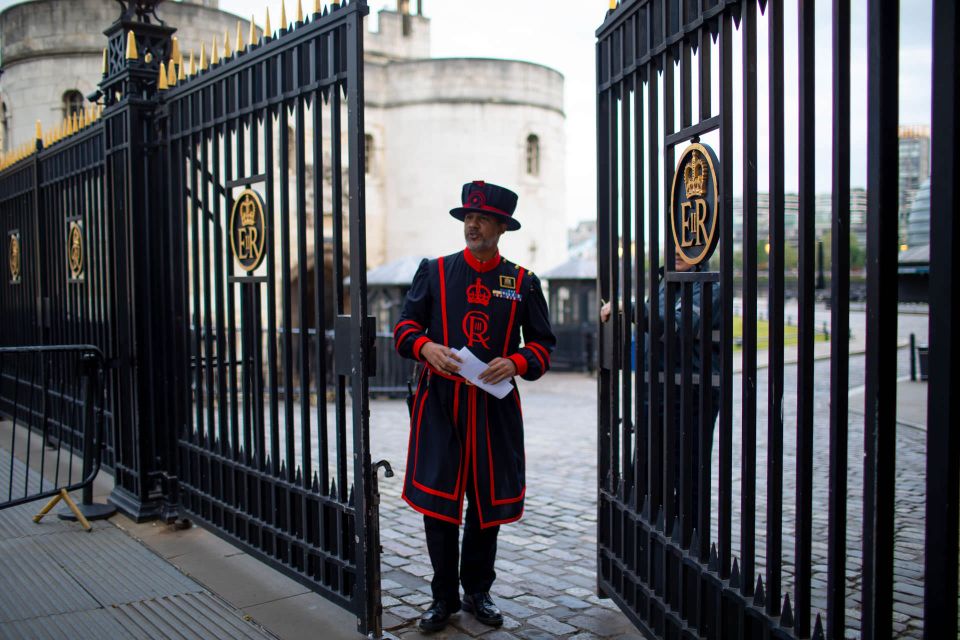 London: Tower of London After Hours Tour and Key Ceremony - Tour Overview