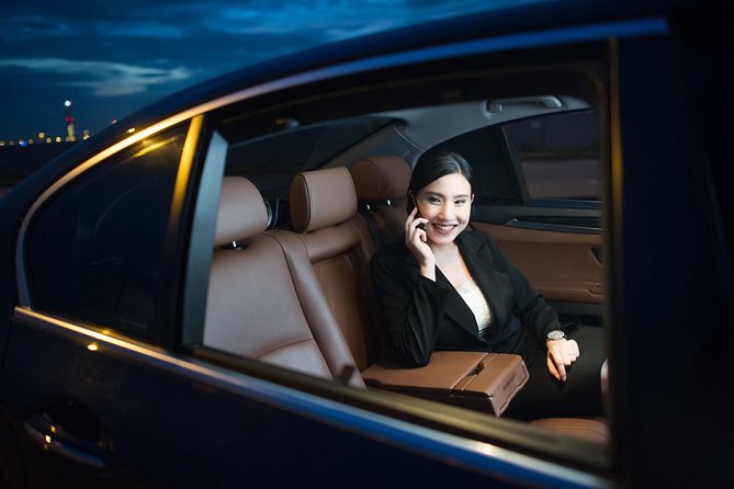 Low Cost :- Hire Full or Half Day Executive Luxury Car Services in Toronto - Service Details