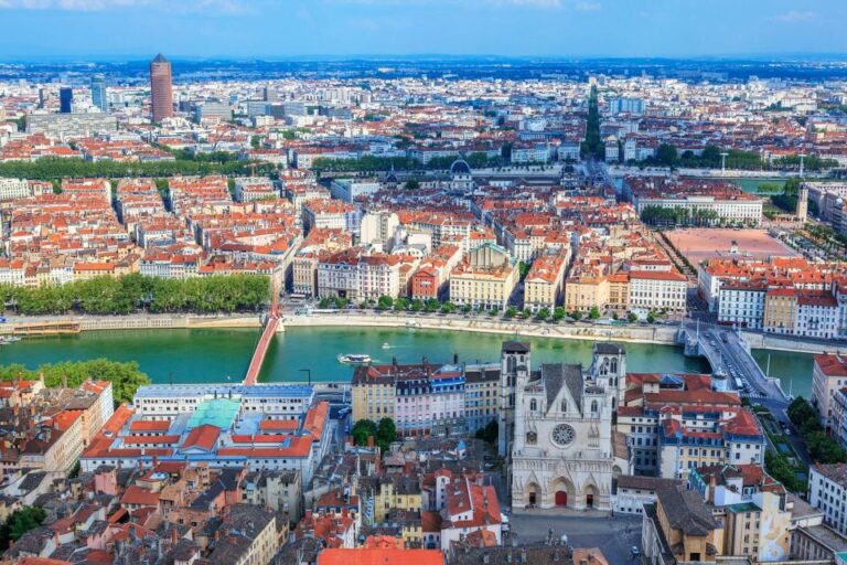 Lyon: Express Walk With A Local In 60 Minutes Explore Lyons Charming Landmarks