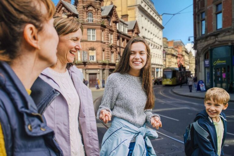 Manchester: Self Guided City Sightseeing Treasure Hunt Manchesters Captivating Landmarks