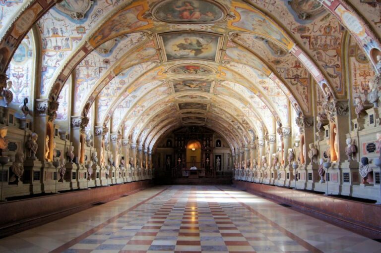 Munich: Residenz Palace, Museum And Treasury Private Tour Product Details